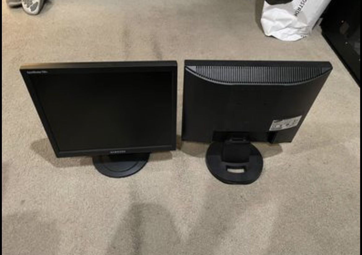 2x Samsung SyncMaster 720N 17” LCD Monitors - VGA, 1280x1024, 56-75 Hz