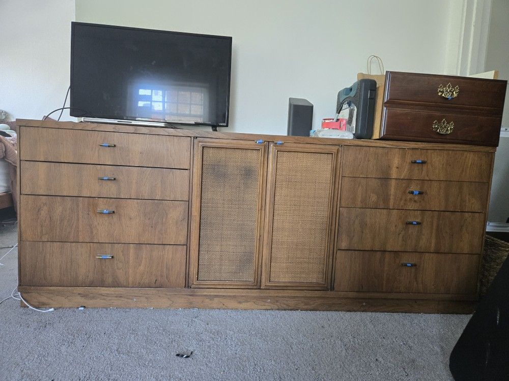 Mid Centry Modern Dresser/Entertainment Center 