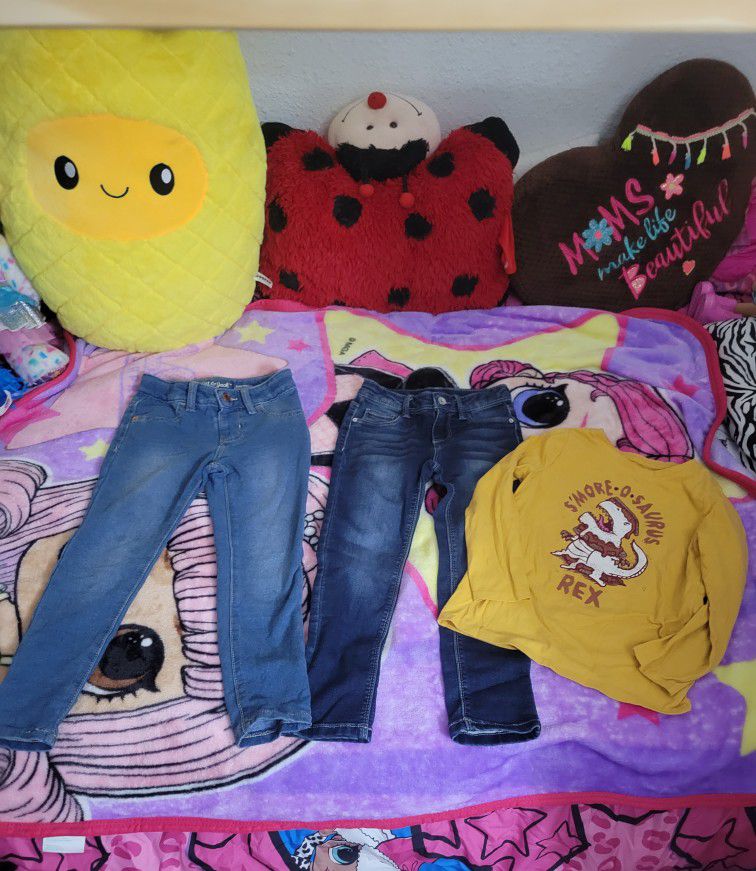 Girls size 4/5 jeans and long sleeved shirt 