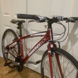Diamondback insight One. Almost new for Rider 5’2-5’7. Super light weight shamanism 24speed. 