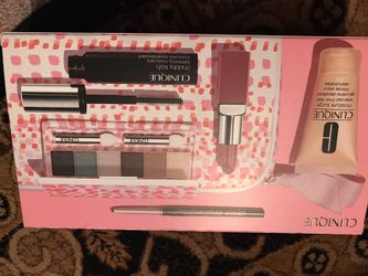 Clinique 6 piece boxed gift sets!!