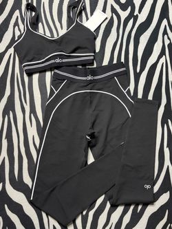 Alo Black Heart Throb Set