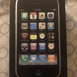  iPhone 3 gs 32 GB NOT Refurbished PERFECT Condition with the Box Paperwork and Charger