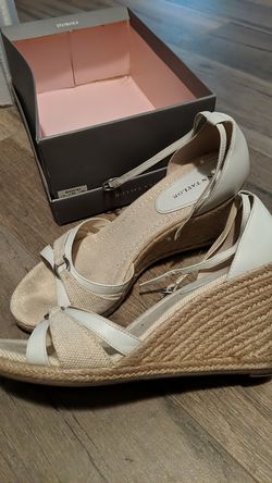 Anne Taylor Wedge size 8 shoe