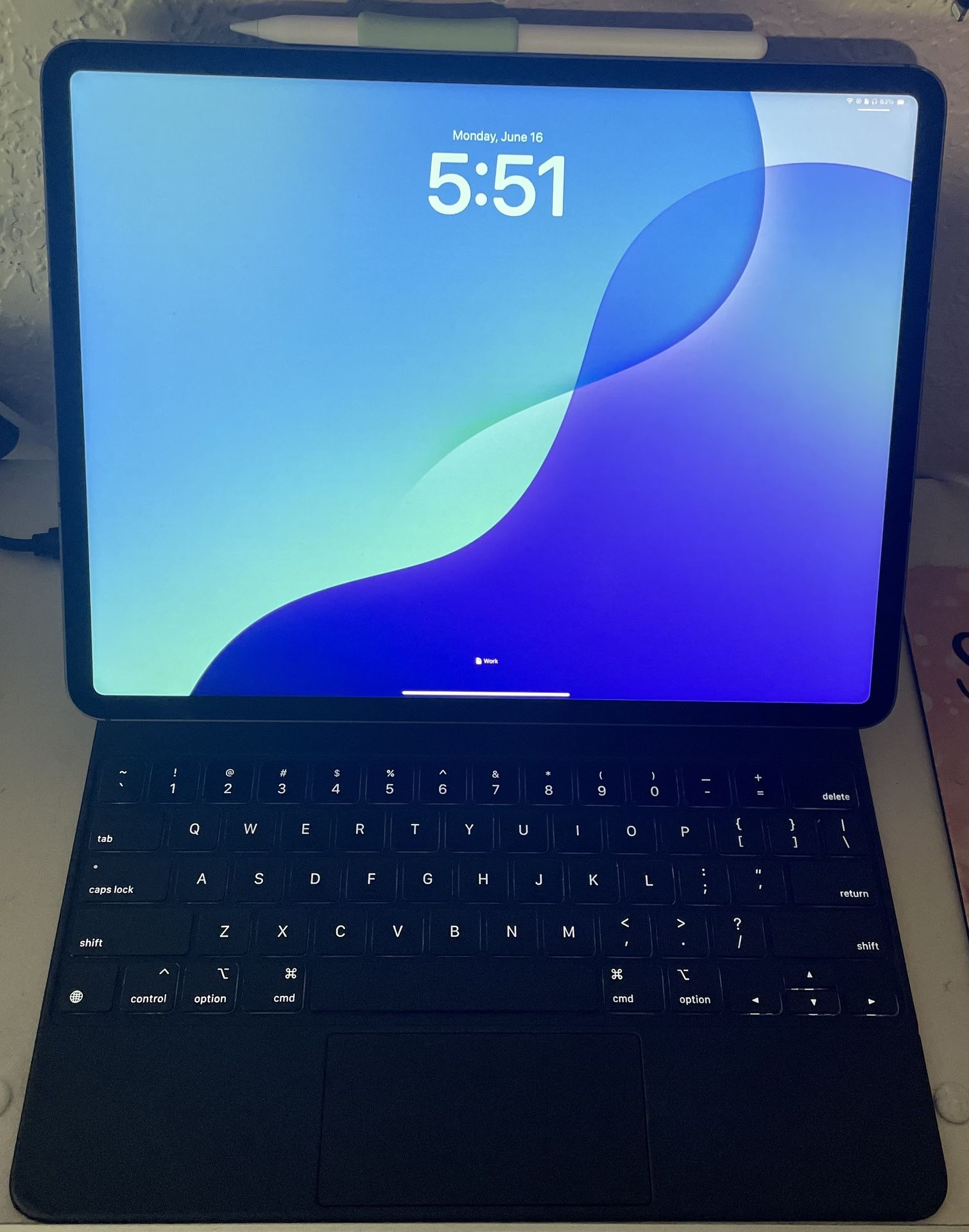 BUNDLE! M1 iPad Pro 12.9” - Magic Keyboard - Apple Pencil 2. 256GB, 5G, miniLED, No Flaws!