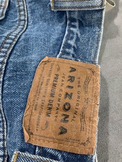 Arizona Jeans Loose 36x32 holes issues
