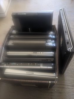 11 LAPTOPS FOR PARTS OR REPAIR