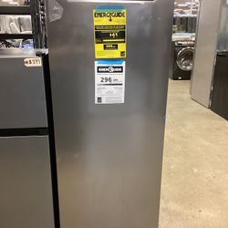 Insignia Upright Convertible Freezer 