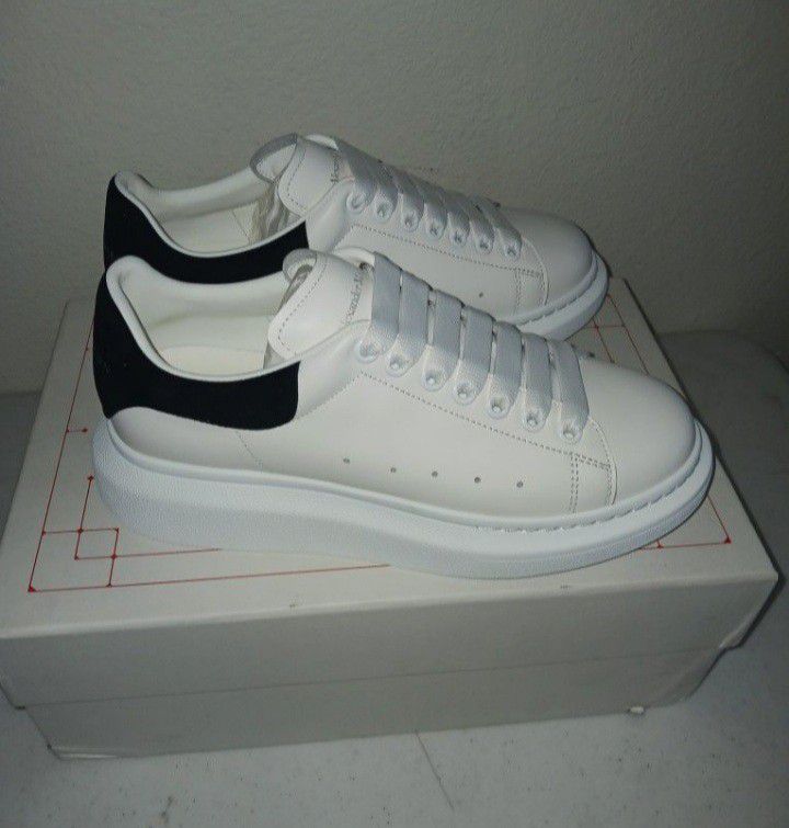 Alexander McQueen Sneakers Black Heel