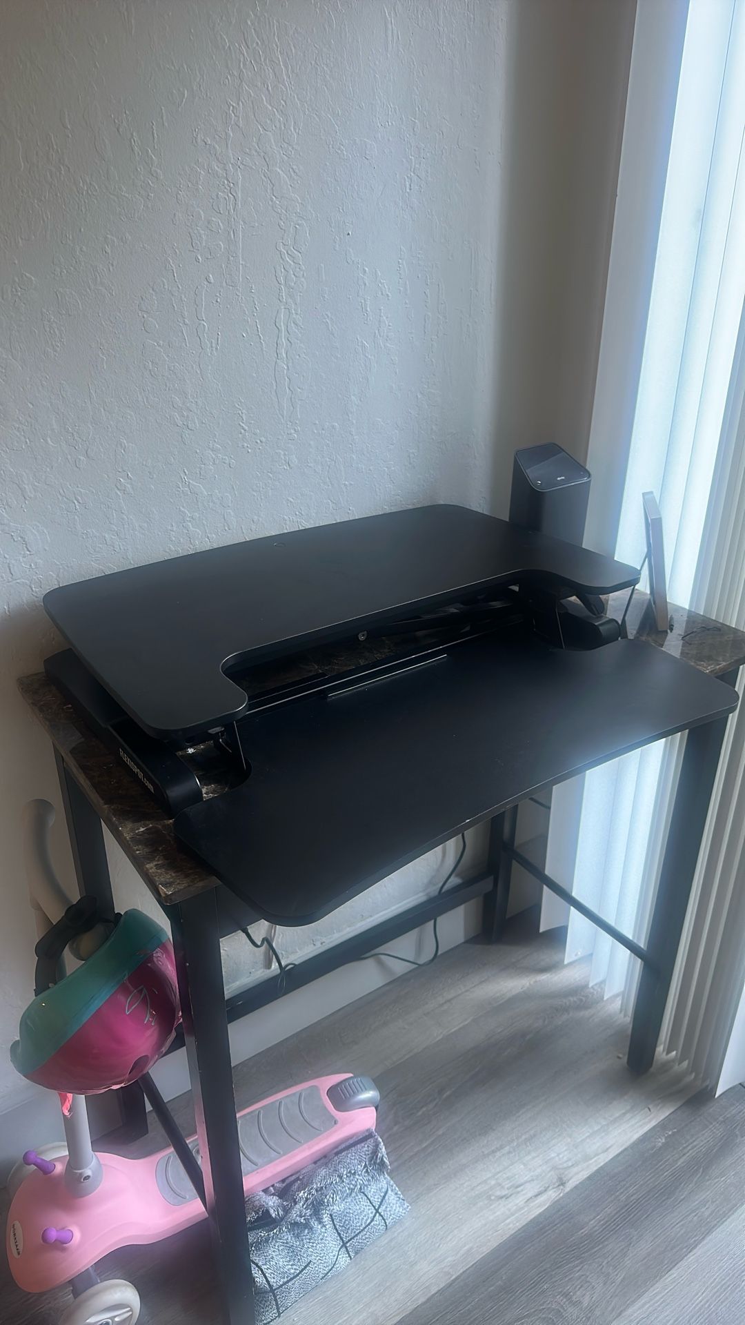 Standing desk Converter