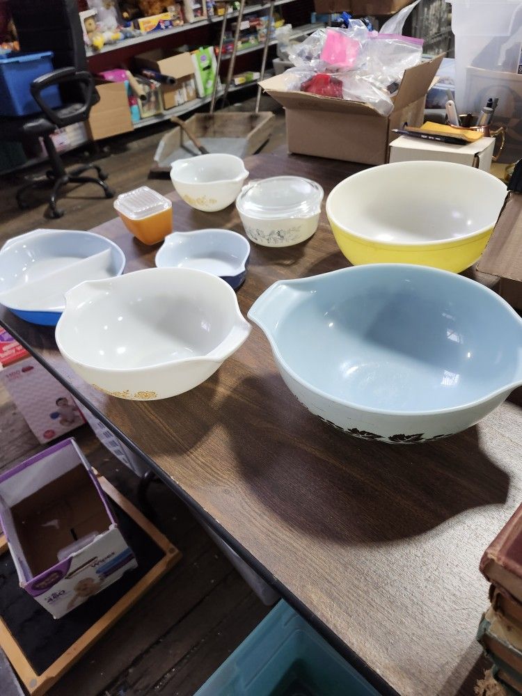 7 Pieces Of PYREX TAKING OFFER ON