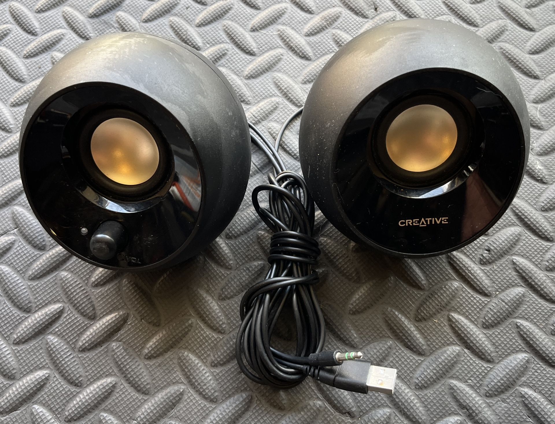 Used Creative Pebble USB Desktop Speakers for PC & Laptop – Black (OBO)