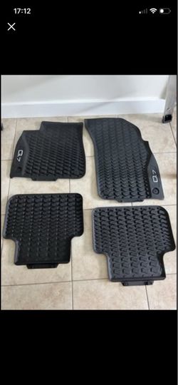 Audi Q7 2020-2026 All Weather Rubber Floor Mats