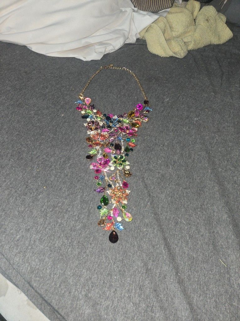 Woman's Necklace 