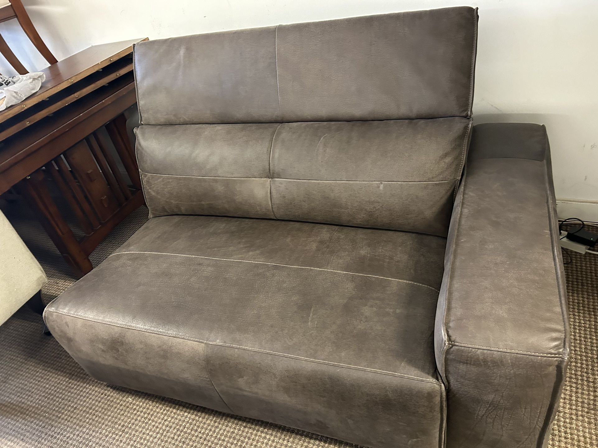 LEATHER  “PARTIAL”  POWER  RECLINING SECTIONAL LOVESEAT