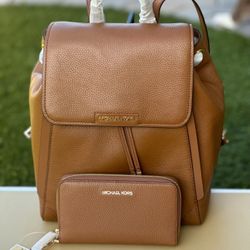 Michael Kors Ginger Medium Backpack with Wallet, New/Set MK de Mochila y Cartera