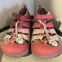 Keen Newport Sandals Size 4 Youth/6 Womens