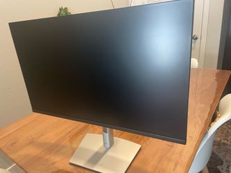 Like new Dell Monitor 27 in - P2722HE