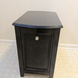 Solid Wood Chairside End Table/Nightstand