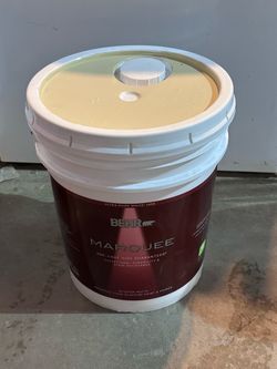 5 Gallon Paint Light Cream Behr Marquee Interior Matte / Pintura 5 Galones Crema Claro Interior Mat