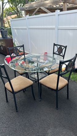 Round Glass Top Dining Table with 4 Chairs