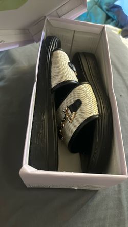 Women’s Sandals Size 6