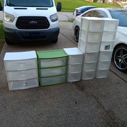 Bulk Of Sterilite Storage Containers 