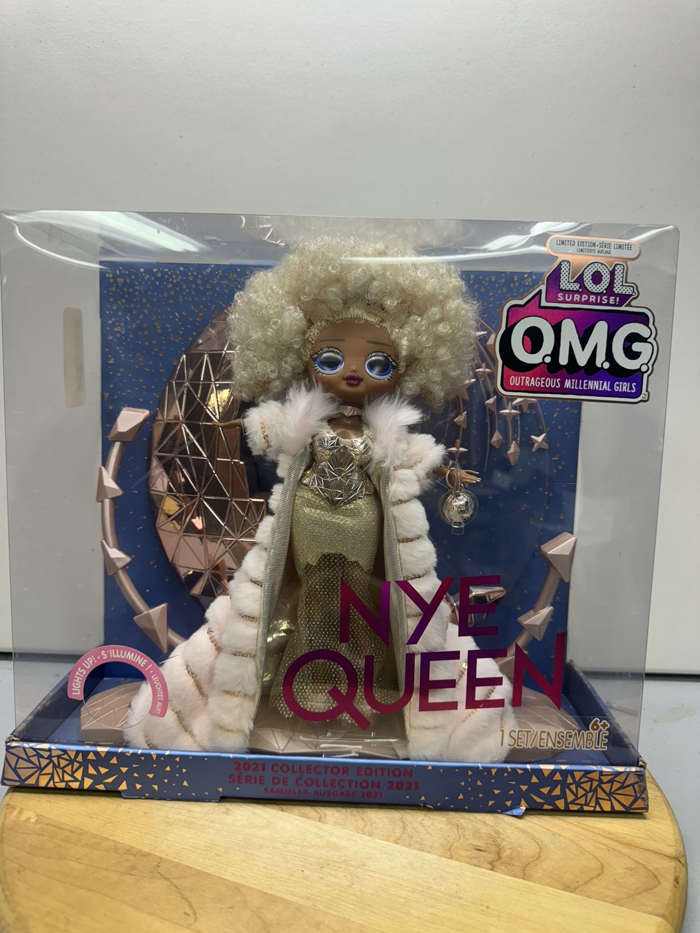 LOL Surprise Holiday OMG 2021 Collector NYE Queen Fashion DOLL New In The Box