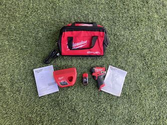 Milwaukee 1/4” Hex Impact Driver Model 3453-20 And Battery 2.0 Charger + Tool Bag Milwaukee M12 Fuel Complete Kit
