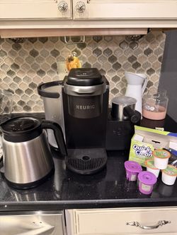 Keurig K-Cafe with extra pitcher and cleaner