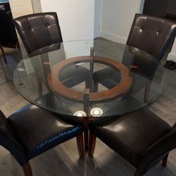 Beautiful Furniture Set for Sale – Great Condition! (Pickup Only)