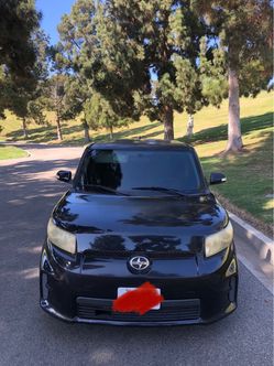scion xB.