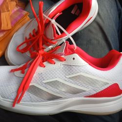 Addidas Size 7.5 Tennis Shoes