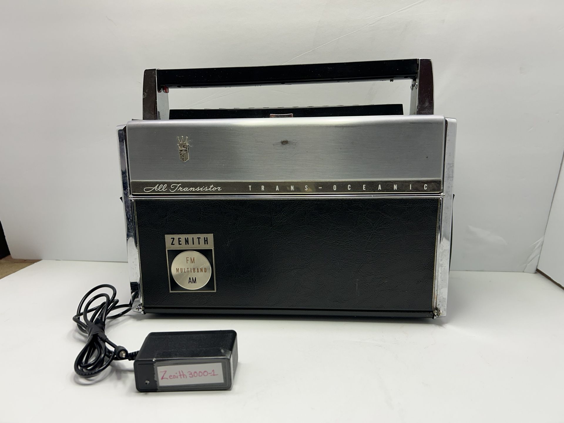 Zenith 3000-1 Trans-Oceanic Shortwave Radio