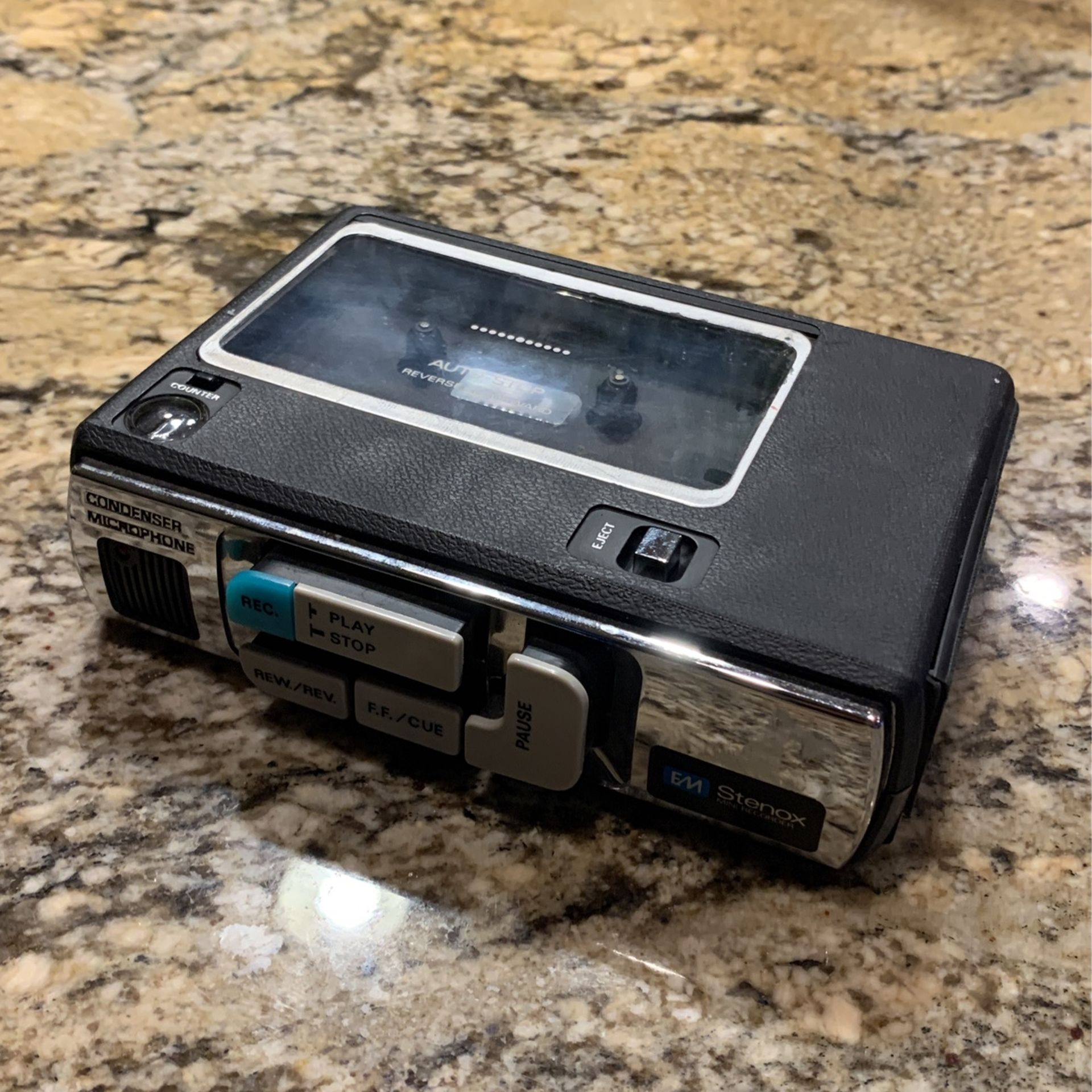 EM stenox mini cassette Recorder player