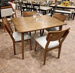 Stunning 😍 5-pc dining table set oak finish 🤎