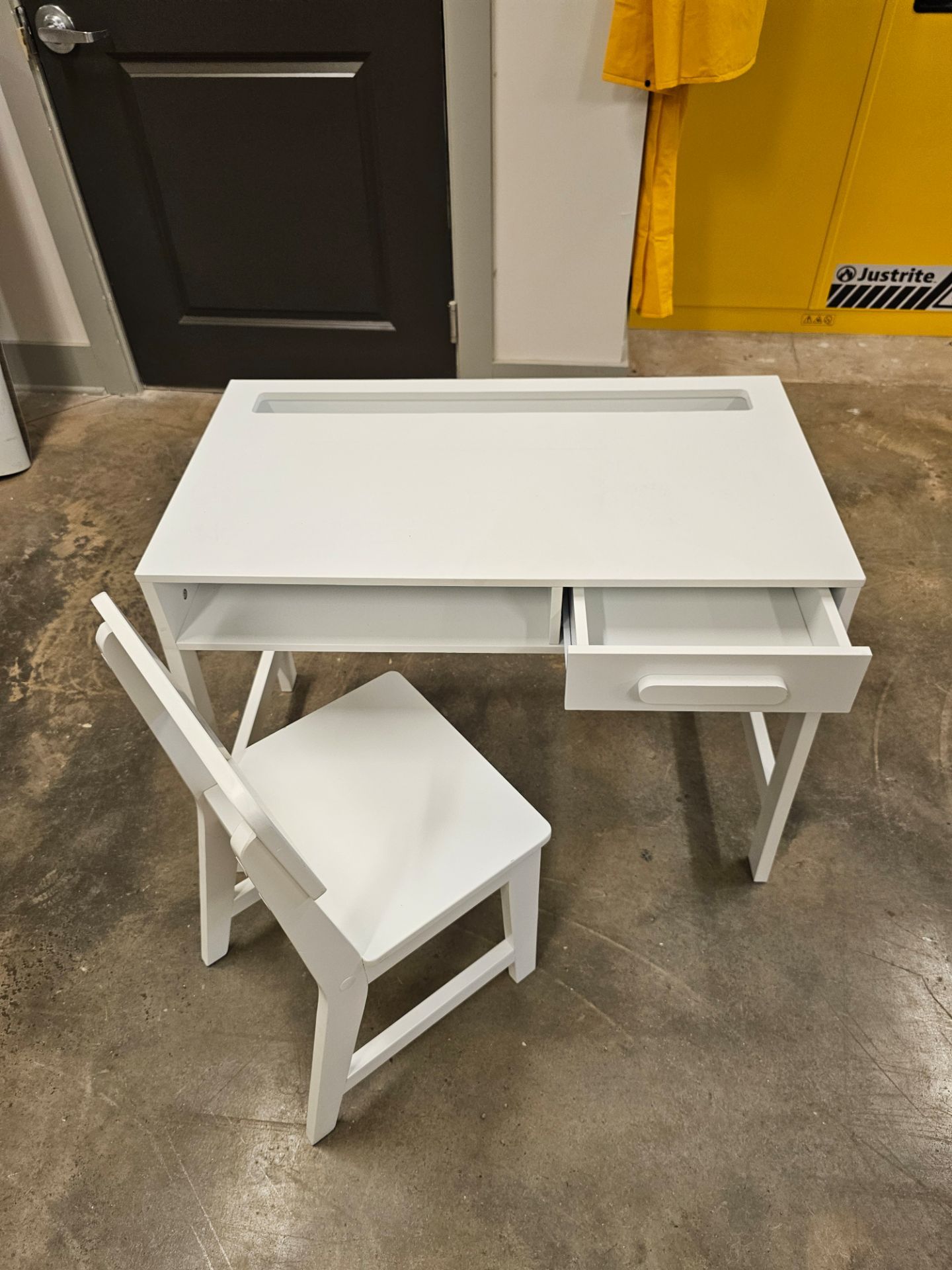 Kids Desk and Chair set