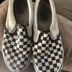 Vans Size 4 And Converse Size 3