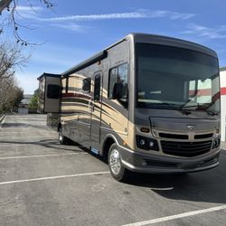 2017 Fleetwood Bounder Motorhome 