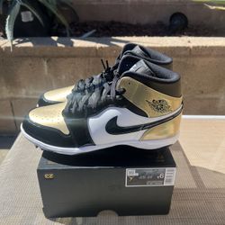 Jordan 1 Mid Footbal Cleat Black And Gold