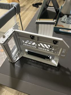 Cooler master Vertical Mount GPU Graphics card