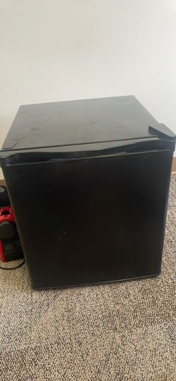 black mini fridge