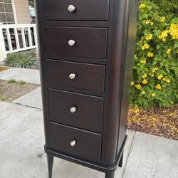 Dark Solid Wood 5 Drawer Dresser Chest of Drawers Furniture Great Condition 