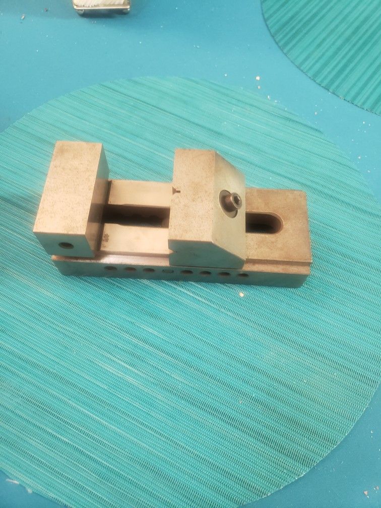 Precision vise