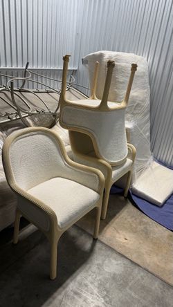 Set of 4 Cream Bouclé Wood Dining / Accent Chairs