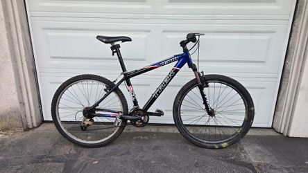 Trek 4900 hardtail mountain bike with 26-inch