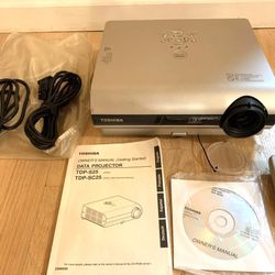 Toshiba TDP-S25 1800 Lumens 2000:1 Contrast DLP Projector