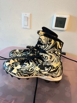 Football cleats - Men’s 11