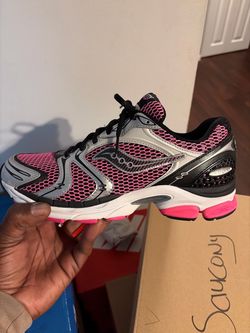 Saucony ProGrid Running Sneakers Pink Black