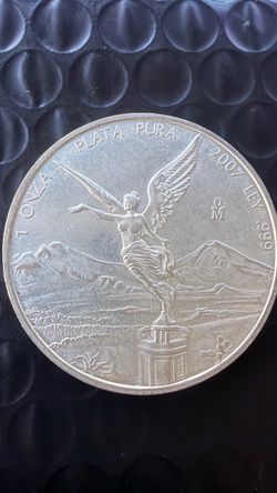 2007 Mexican Libertad 1 oz Silver Coin key date normal conditions good for album